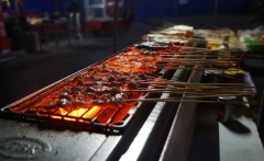 �ڸ��տ�̯Ҫ����Ǯ