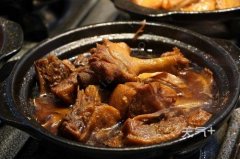 ����Ȫ��ʮ����ɫС�����а� Ȫ����ɫС������Щ