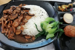 �׶������˷Ѷ���Ǯ