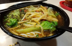 �����׷ۼ��˶���Ǯ