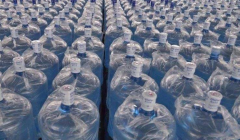 С��Ͱװˮ���˵���ô��