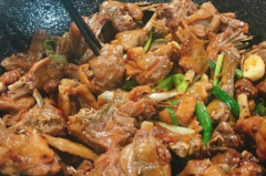 ������˷Ѷ���Ǯ